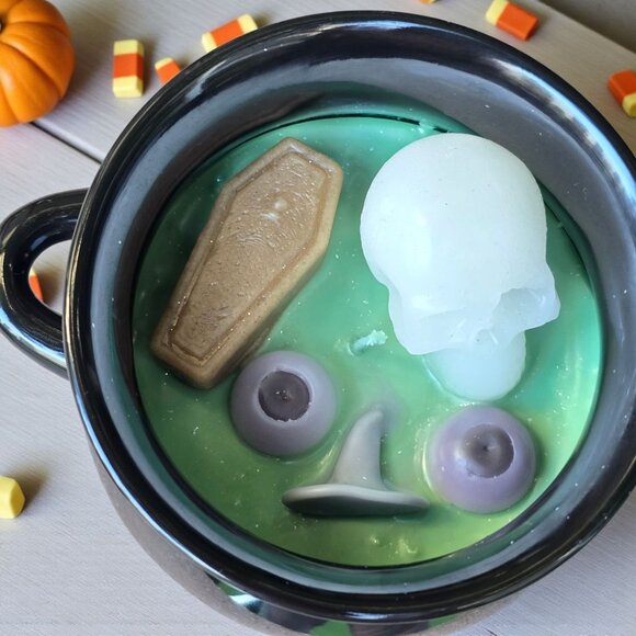 Handmade ✦ Witch’s Cauldron Candle ✦ Coffee Cake Vanilla Cinnamon Brandy Soy Wax - Picture 3 of 6